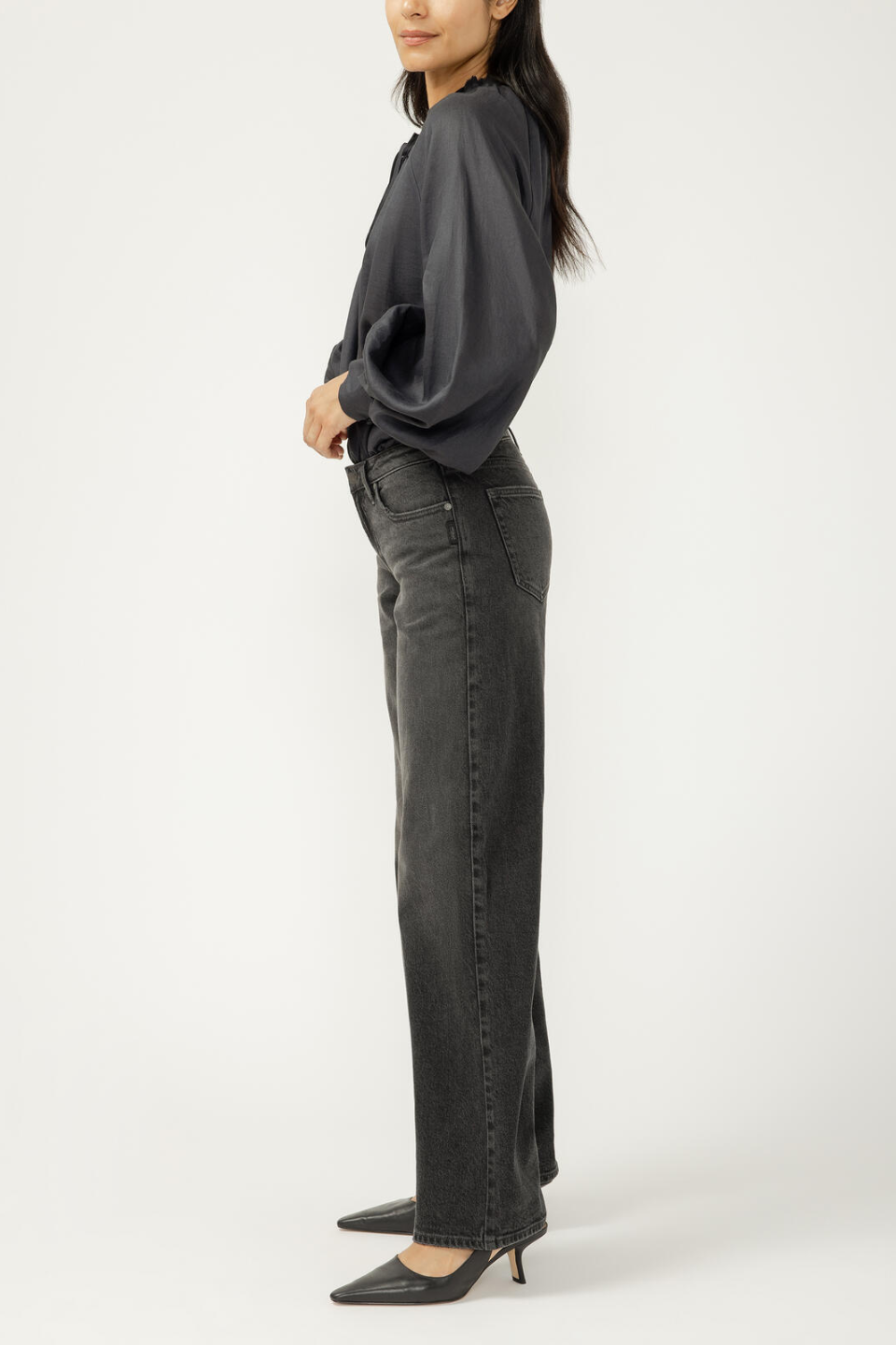 Loose & Low Rise Straight Leg Jeans