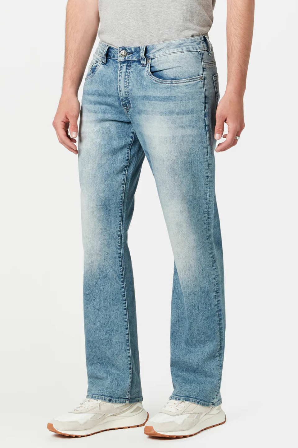 Relaxed Straight Driven Jeans in Sandblasted Light Blue