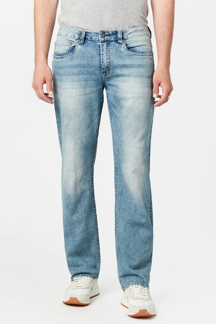 Relaxed Straight Driven Jeans in Sandblasted Light Blue