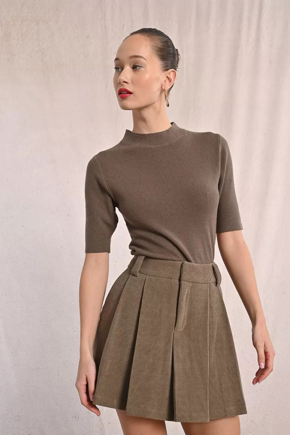 Ribbed short-sleeved sweater