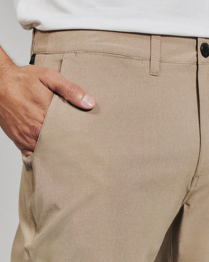 Momentum Hybrid Short