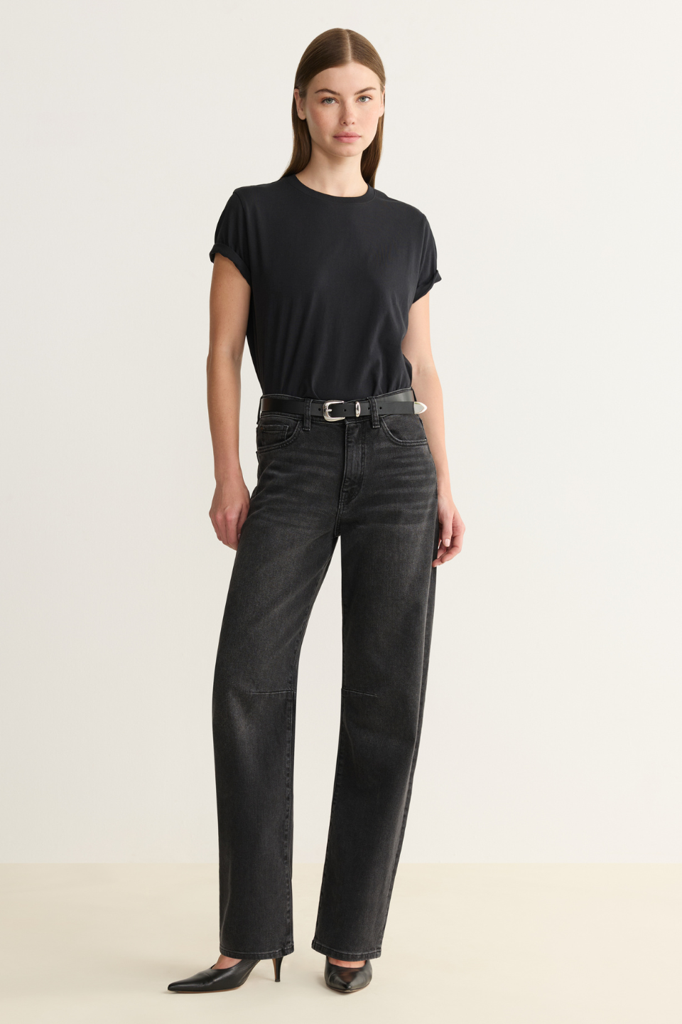 Bna - soft curve barrel jeans