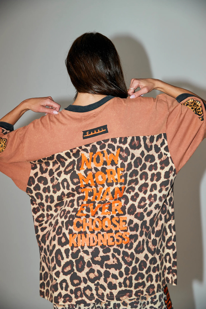 THE SABBI KINDNESS OVERSIZED TEE
