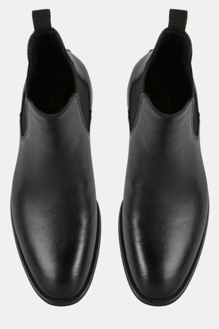 Aldair Black Leather