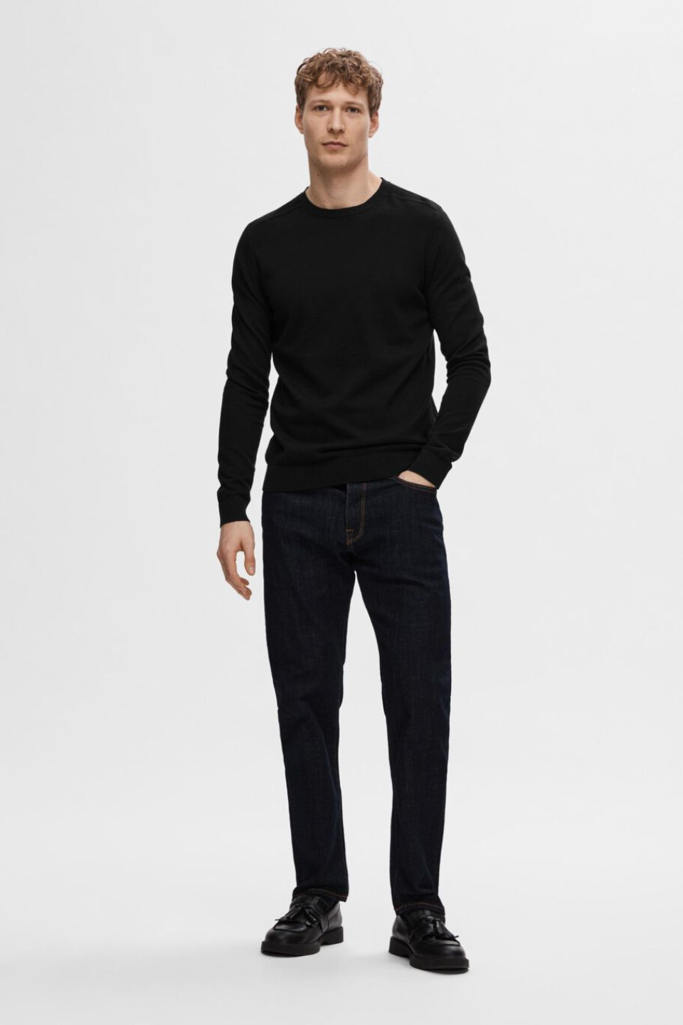 LONG-SLEEVED KNITTED JUMPER