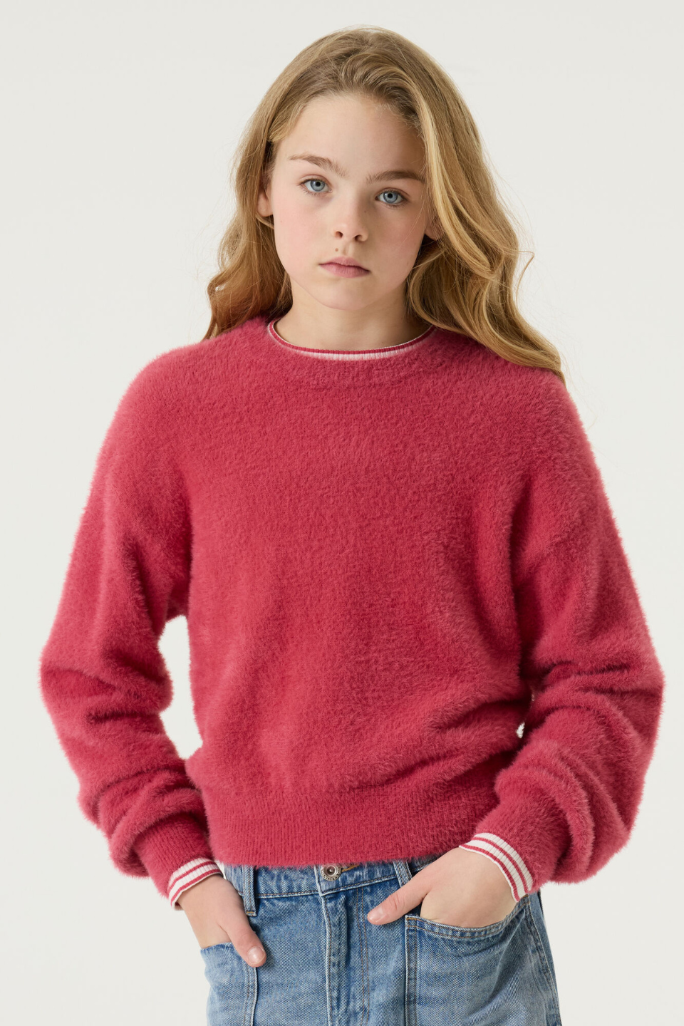 GARCIA Fluffy Crewneck Sweater