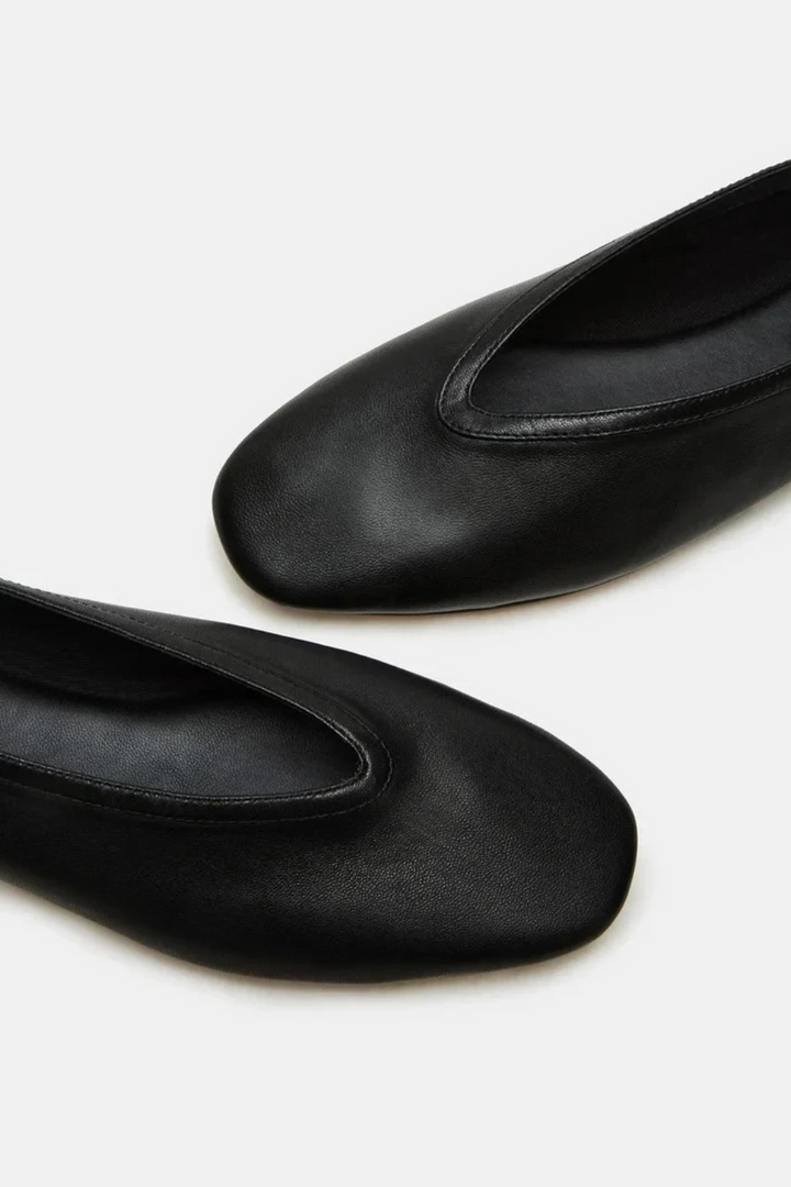 Steve Madden Leni Black Leather Flats
