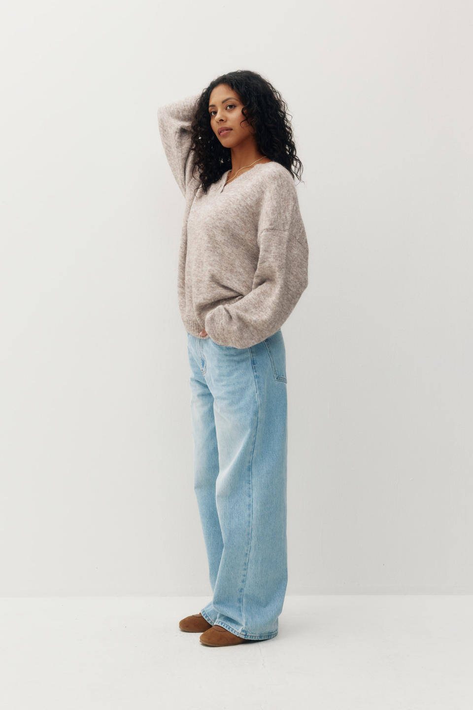 Kuwalla Women’s Milkloom Fuzzy V-Neck