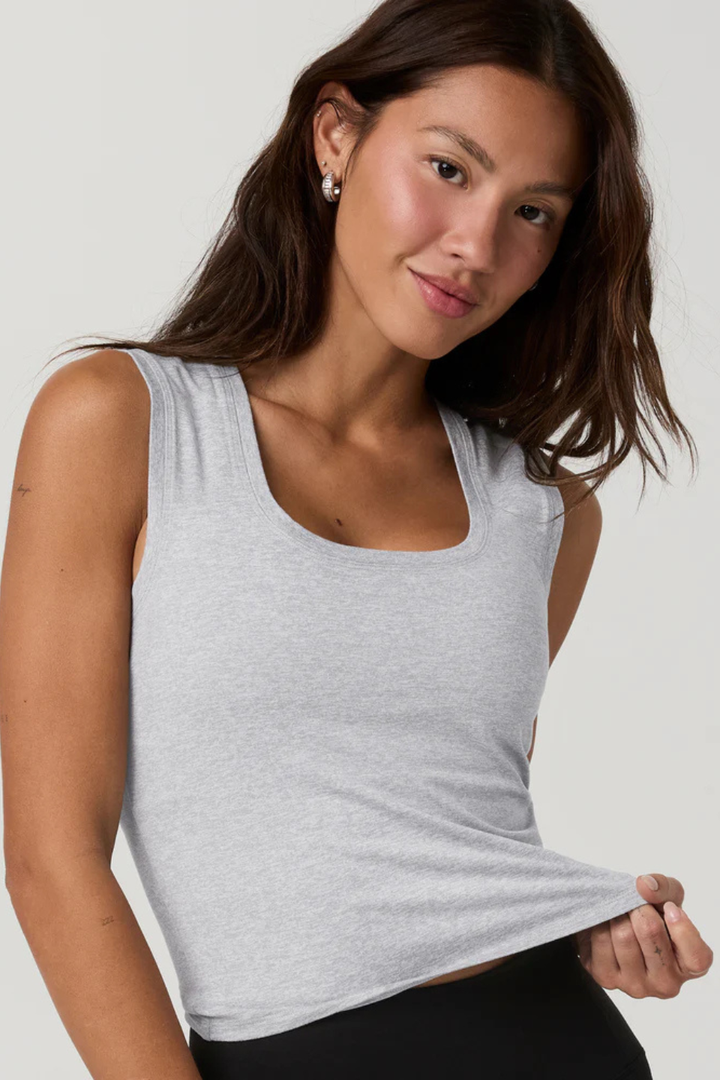 Vuori Halo Essential Scoop Tank