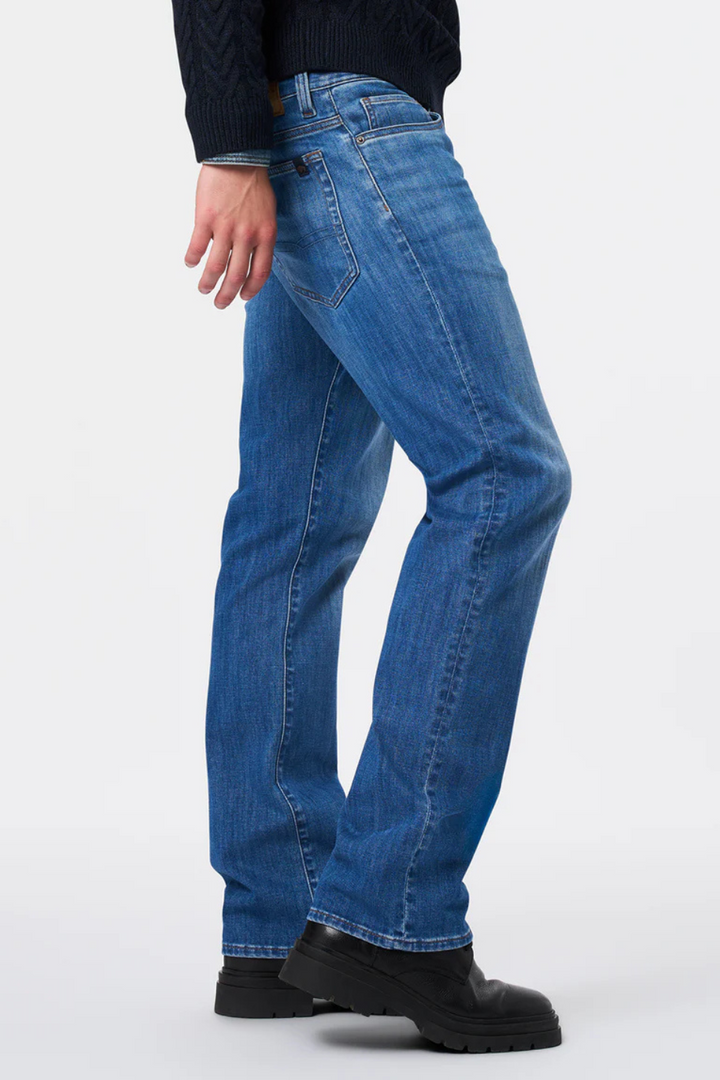 Relaxed Straight Driven Jeans