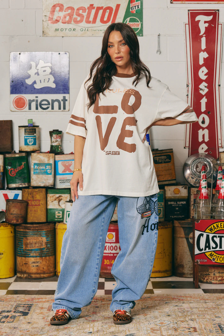 SABBI THE VERY OVERSIZED LOVE REVOLUTION TEE