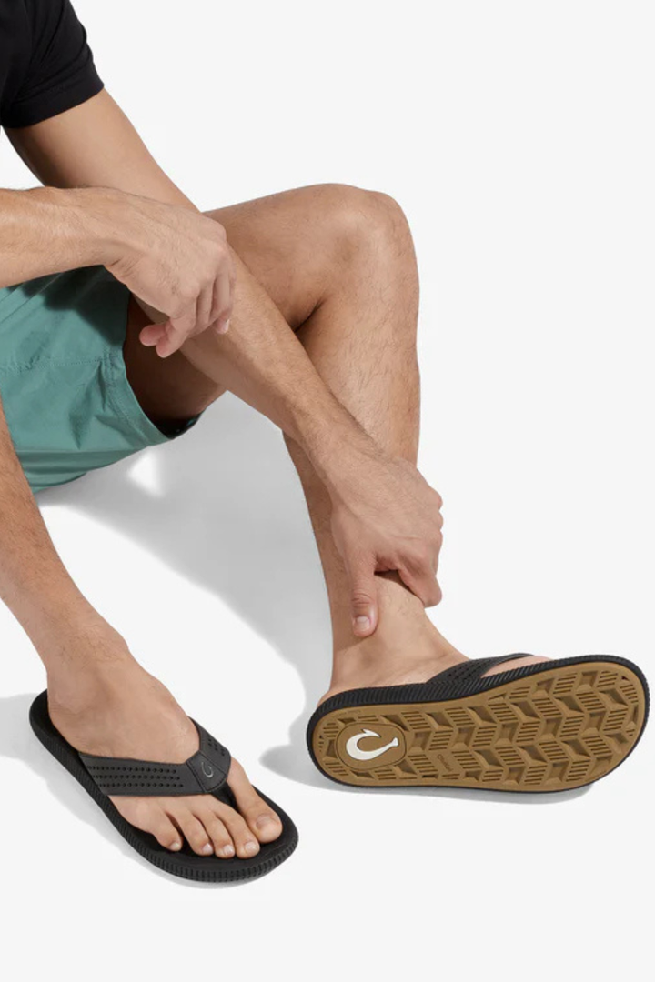 OLUKAI Ulele Men’s Beach Sandals