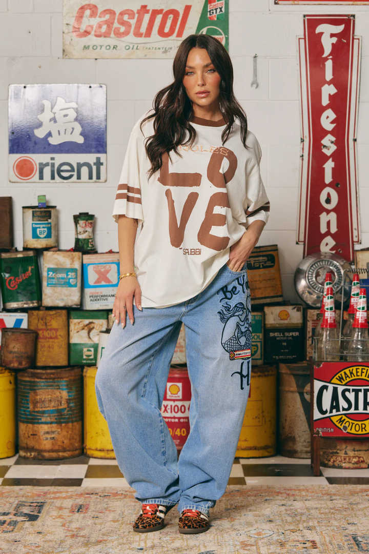 SABBI THE VERY OVERSIZED LOVE REVOLUTION TEE