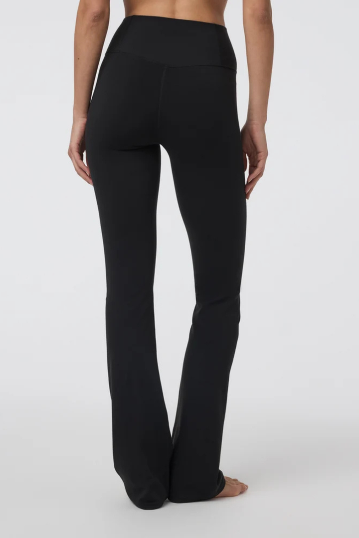 Vuori AllTheFeels™ Slim Flare