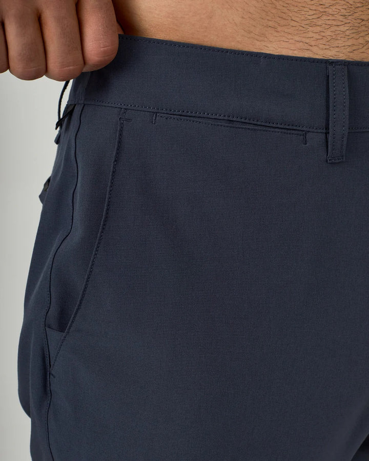 Momentum Hybrid Short