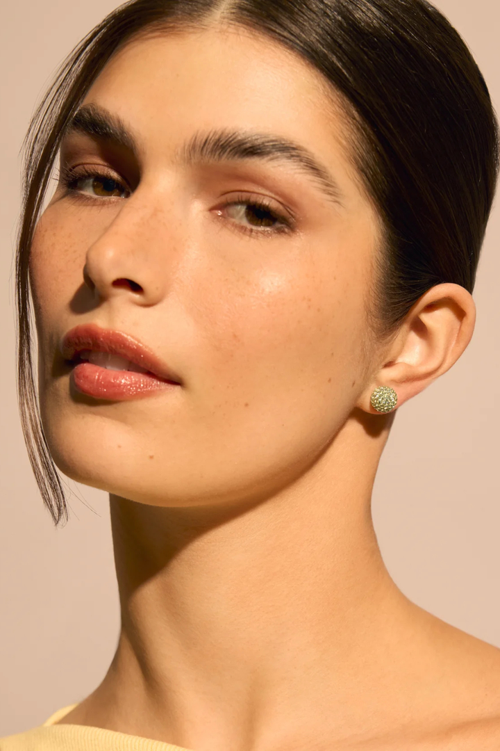 HILLBERG &amp; BERK Pistachio Medium Sparkle Ball™ Stud Earrings HILLBERG &amp; BERK