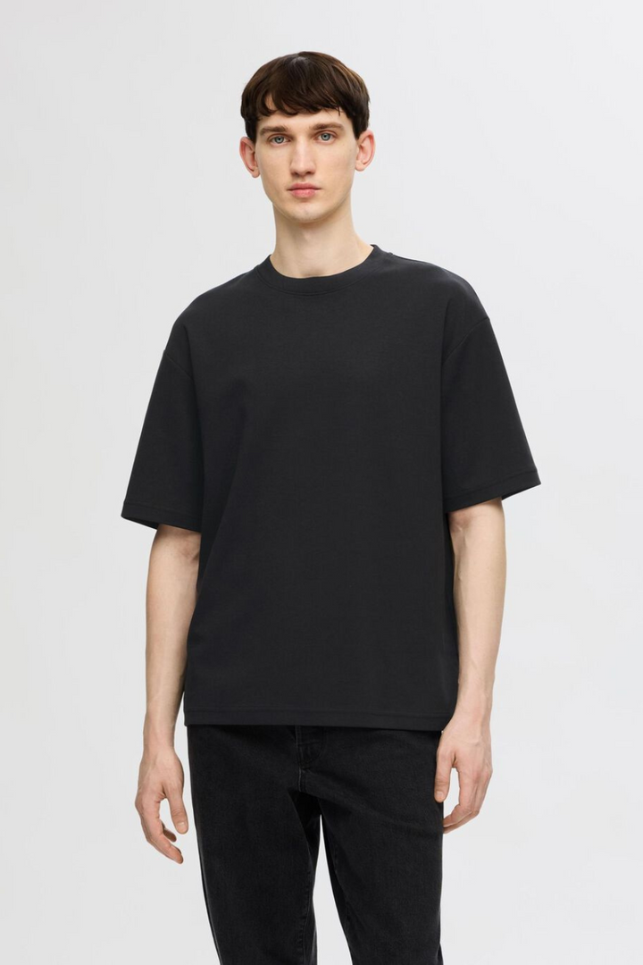 LOOSE FIT T-SHIRT