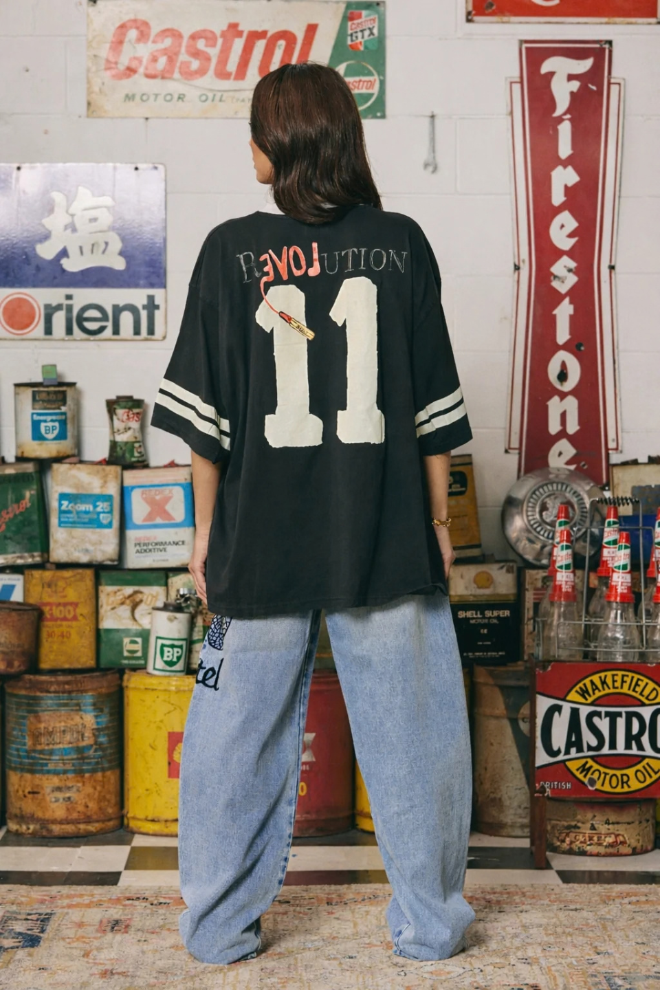 SABBI THE VERY OVERSIZED LOVE REVOLUTION TEE - BLACK