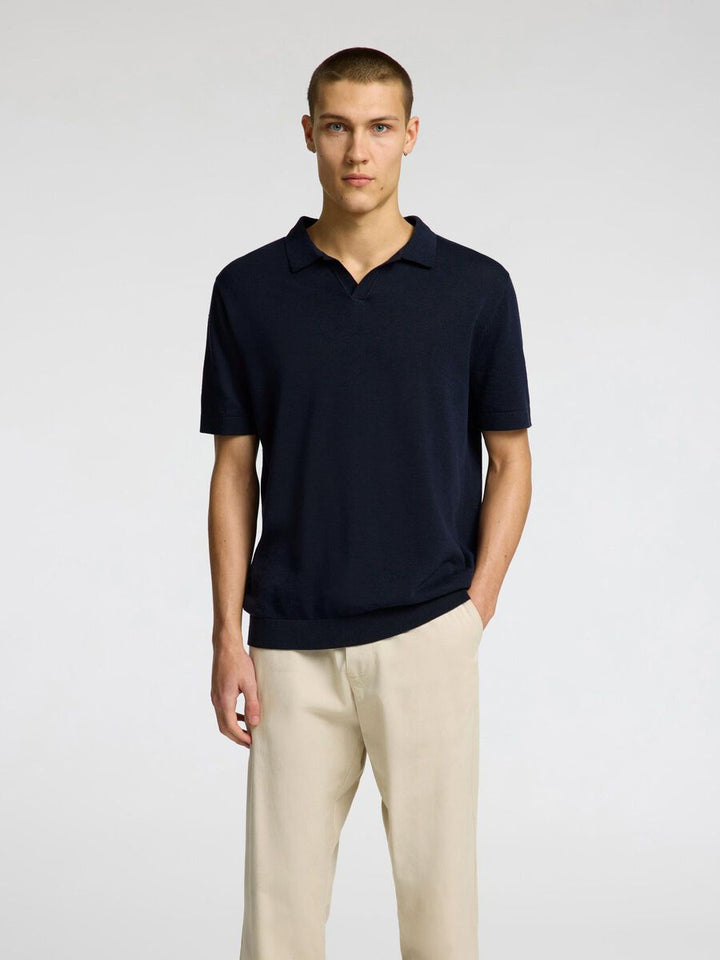 SHORT SLEEVED KNITTED POLO SHIRT
