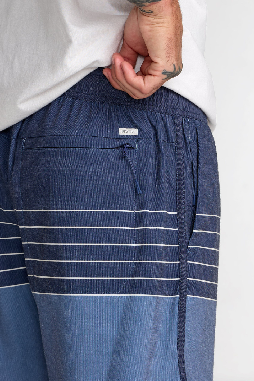 Yogger Hybrid 17" Short - Hot Peppers Clothing