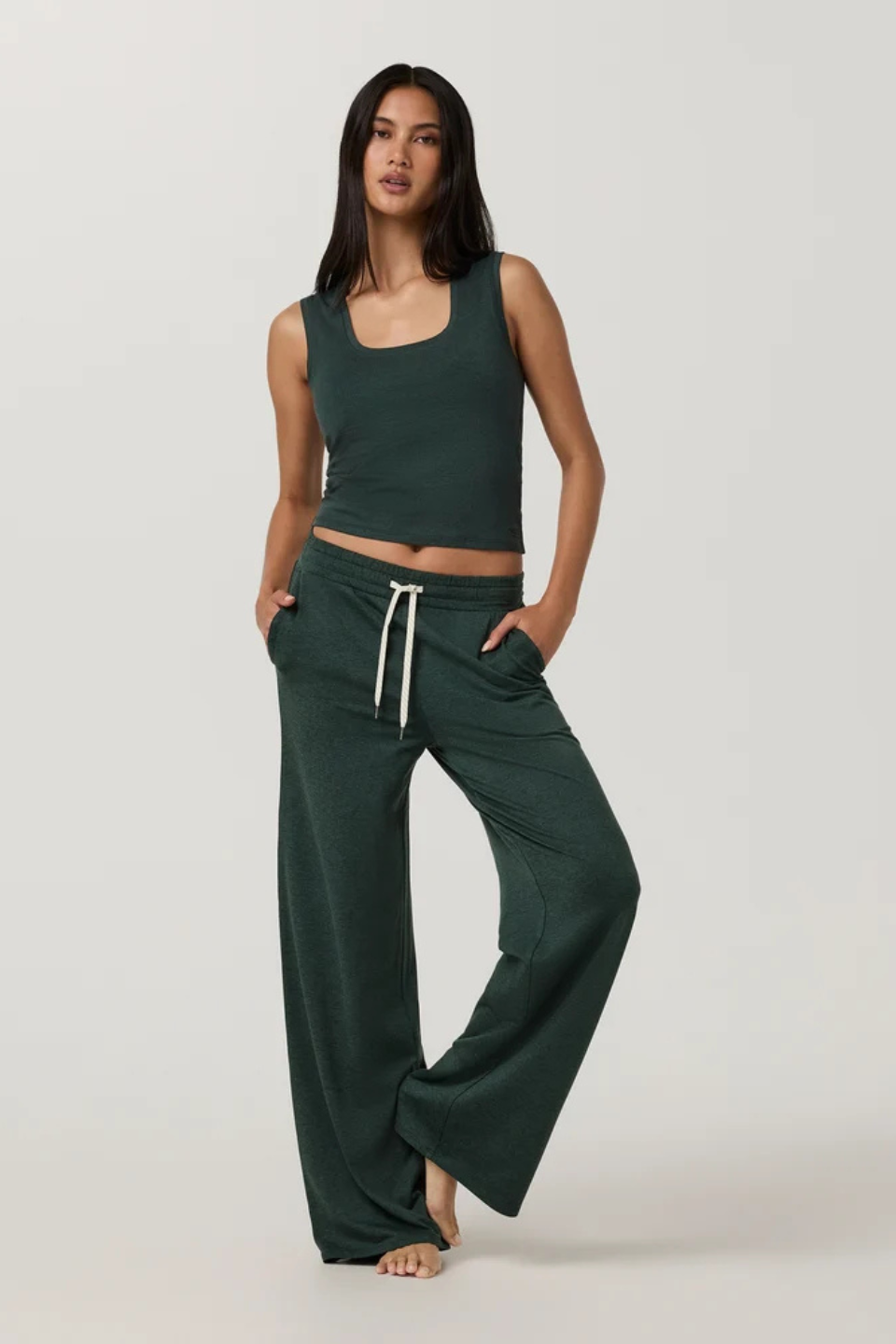 Vuori Halo Essential Scoop Tank