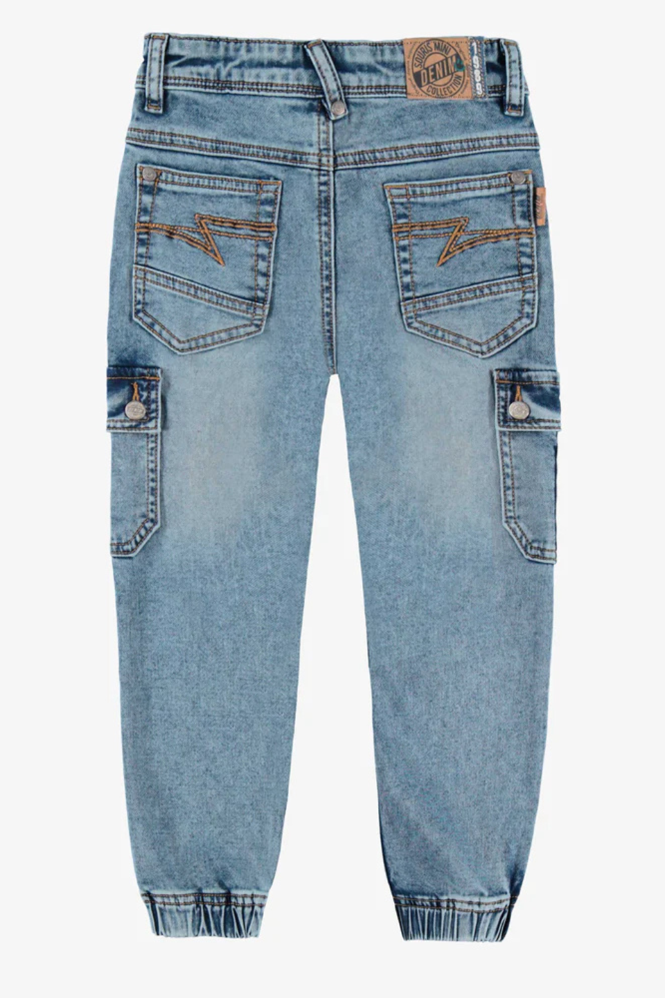 Blue jeans with cargo pockets