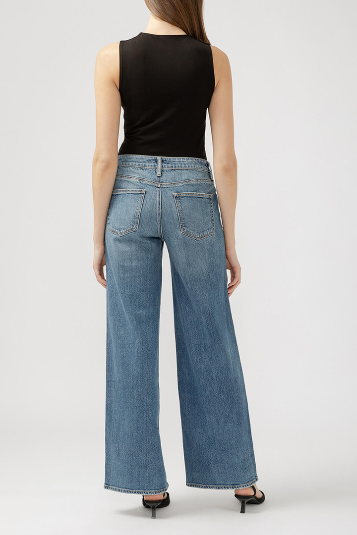SILVER Suki Mid Rise Wide Leg Jeans - Hot Peppers Clothing