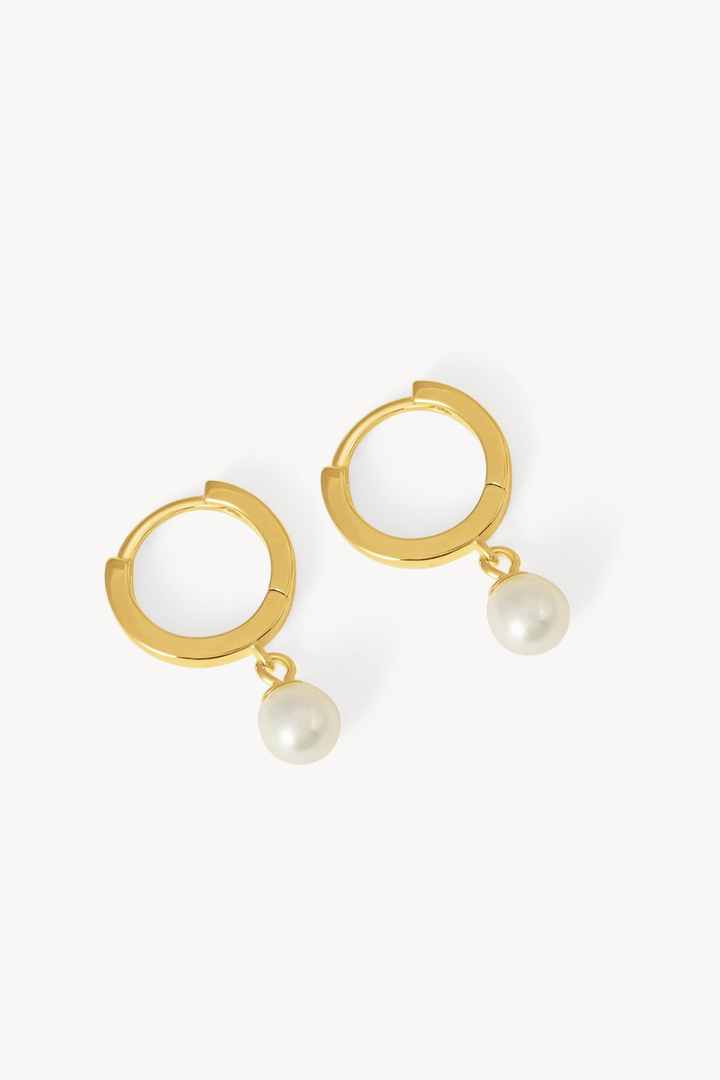 HILLBERG &amp; BERK Pearl Drop Hoops