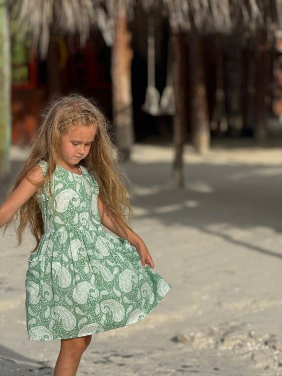 PATCH POCKET SUMMER DAY DRESS