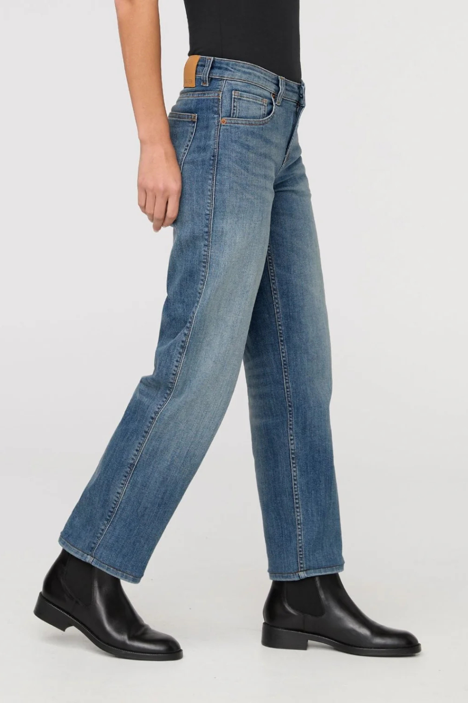 Performance Denim Mid Rise Straight