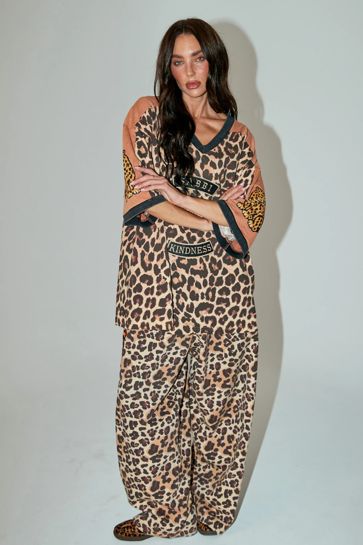 THE SABBI KINDNESS OVERSIZED TEE