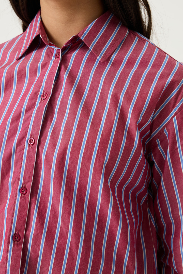 GARCIA Striped Crop Button-Down Shirt