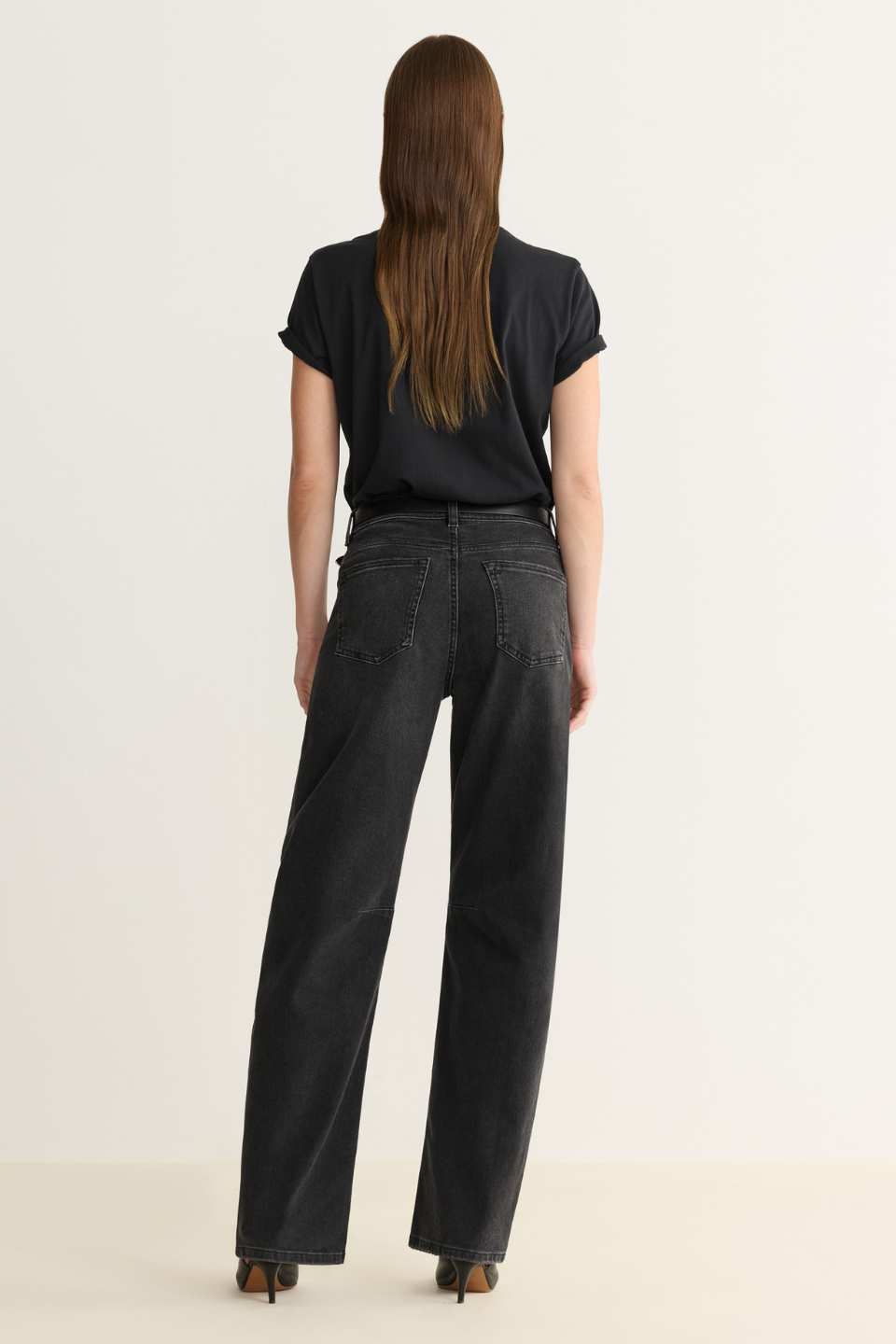 Bna - soft curve barrel jeans