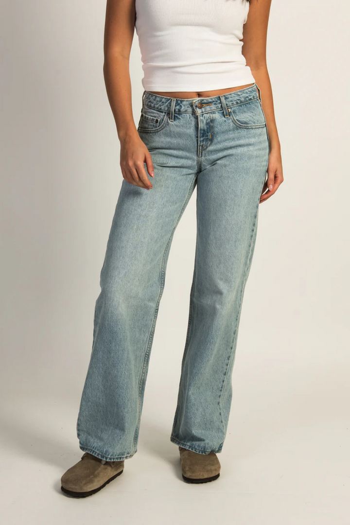 Low Loose Jeans in Blasted Stone