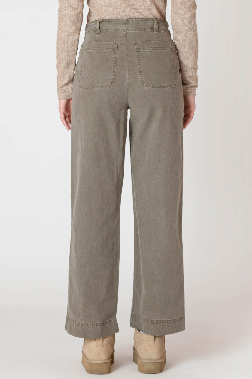 Elara Pant