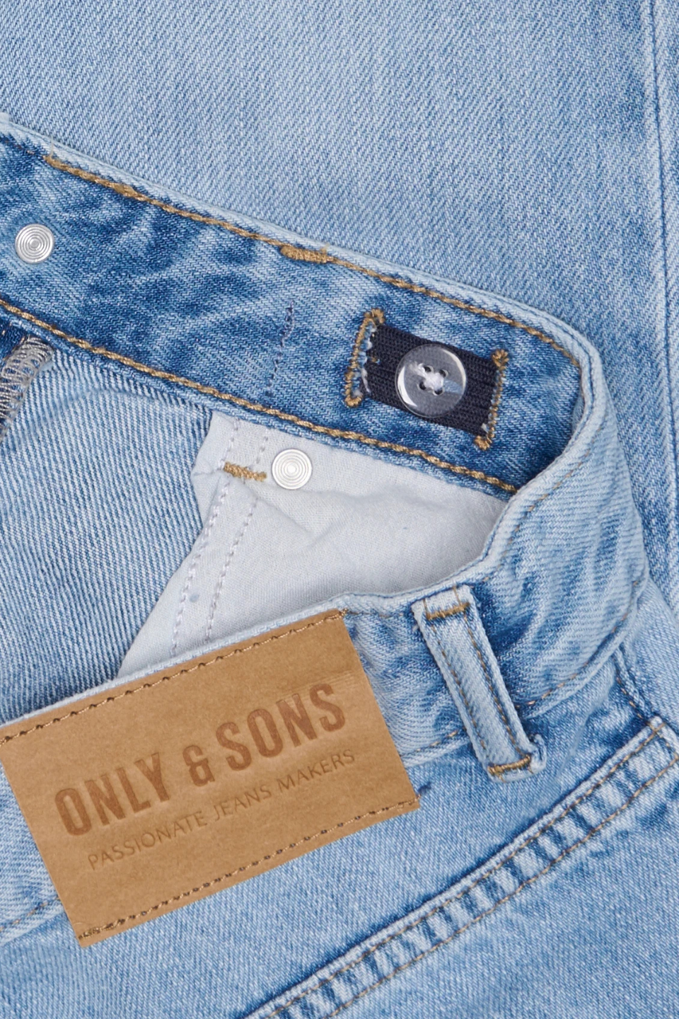 EDGE Mid rise Straight Fit Jeans