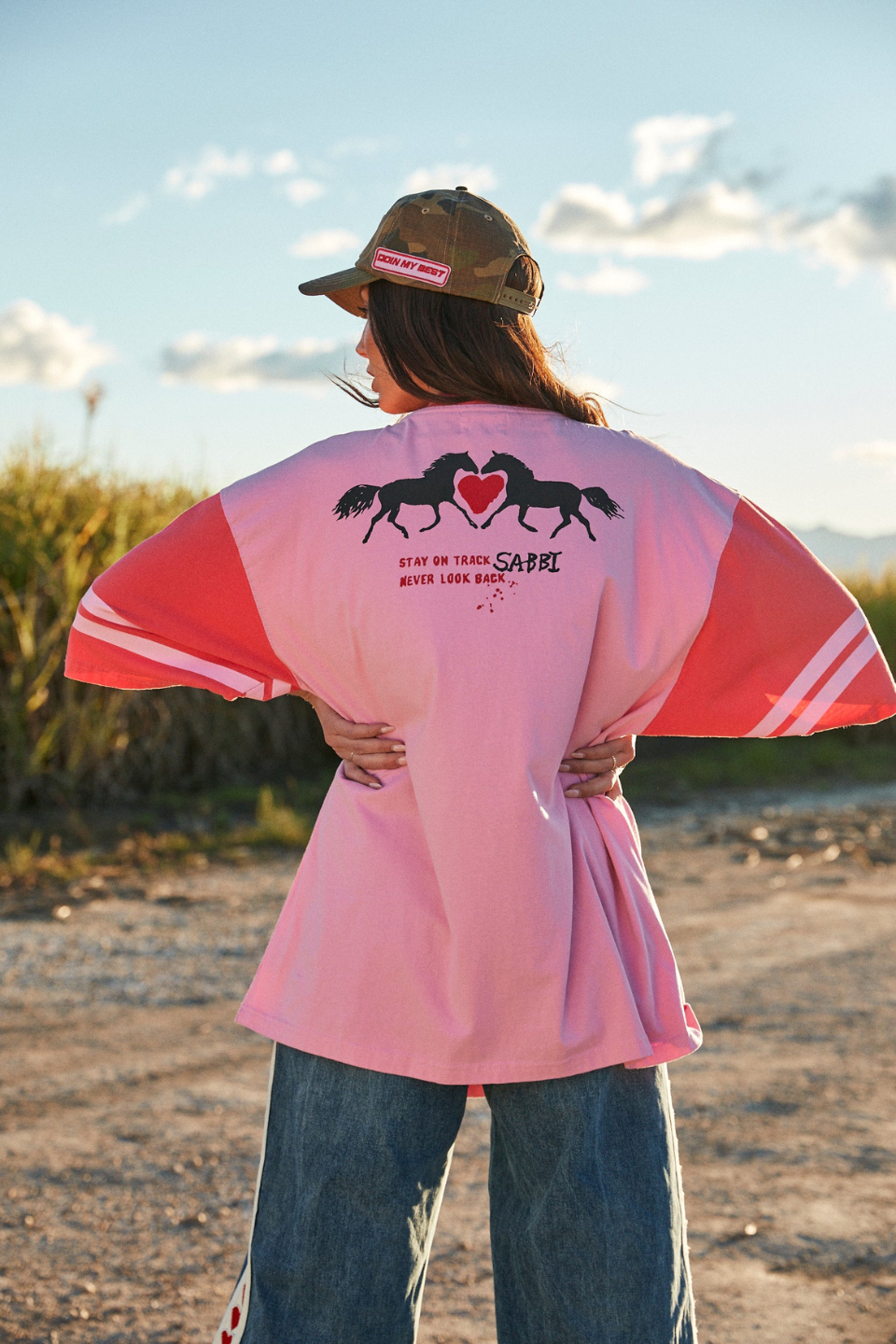 SABBI THE VERY OVERSIZED COUNTRY MUSIC V NECK TEE SABBI