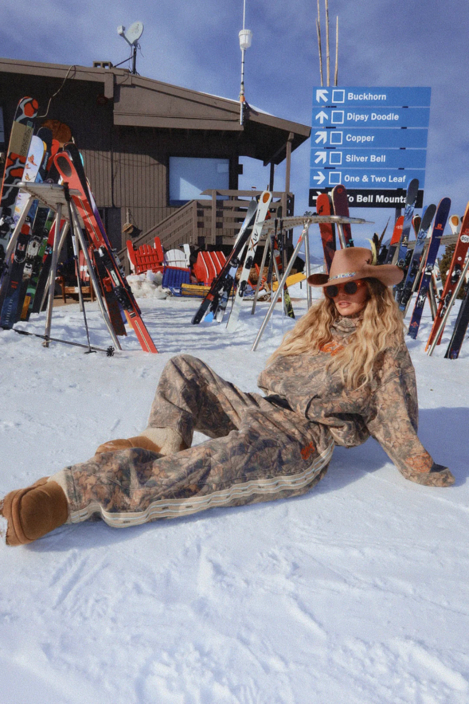 THE NAME YOURSELF TREE CAMO BARREL-LEG TRACKPANTS SABBI