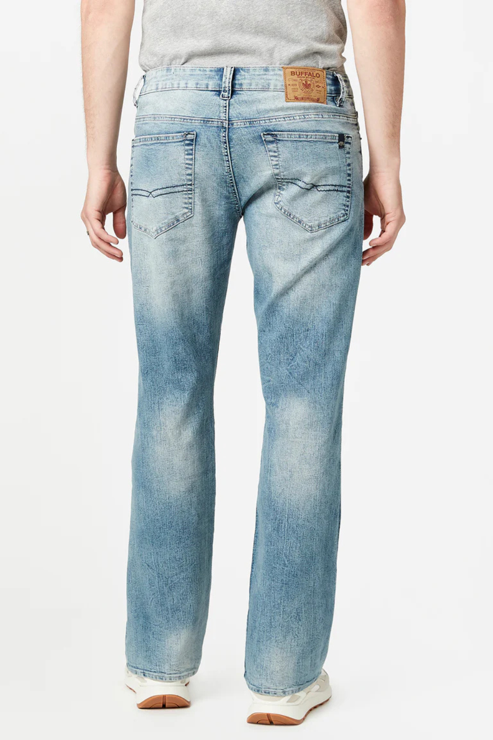 Relaxed Straight Driven Jeans in Sandblasted Light Blue