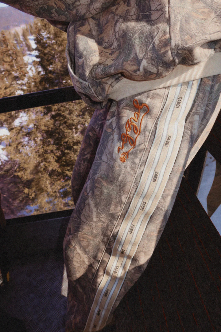THE NAME YOURSELF TREE CAMO BARREL-LEG TRACKPANTS SABBI