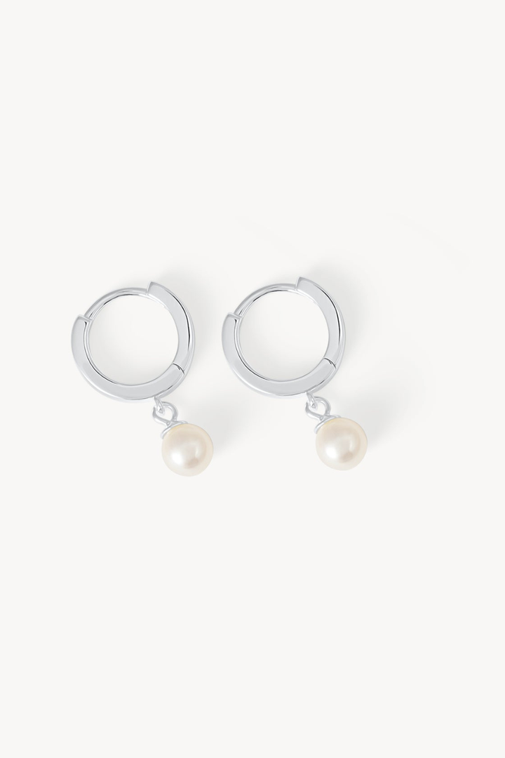 HILLBERG &amp; BERK Pearl Drop Hoops