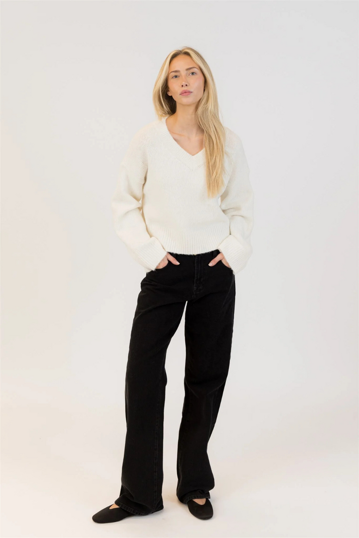 Etta Luxe Eco V-Neck Sweater