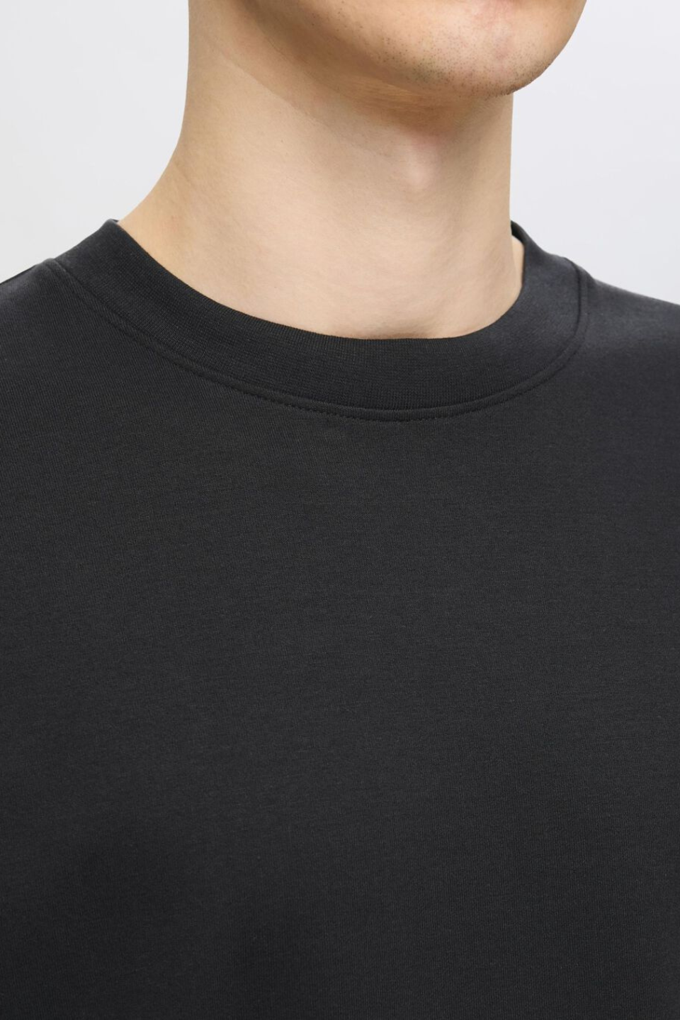LOOSE FIT T-SHIRT