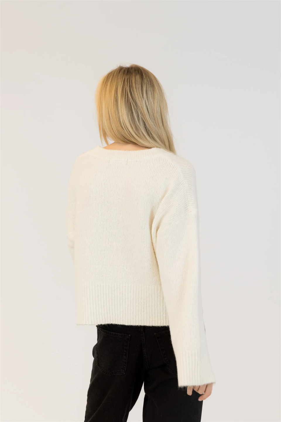 Etta Luxe Eco V-Neck Sweater