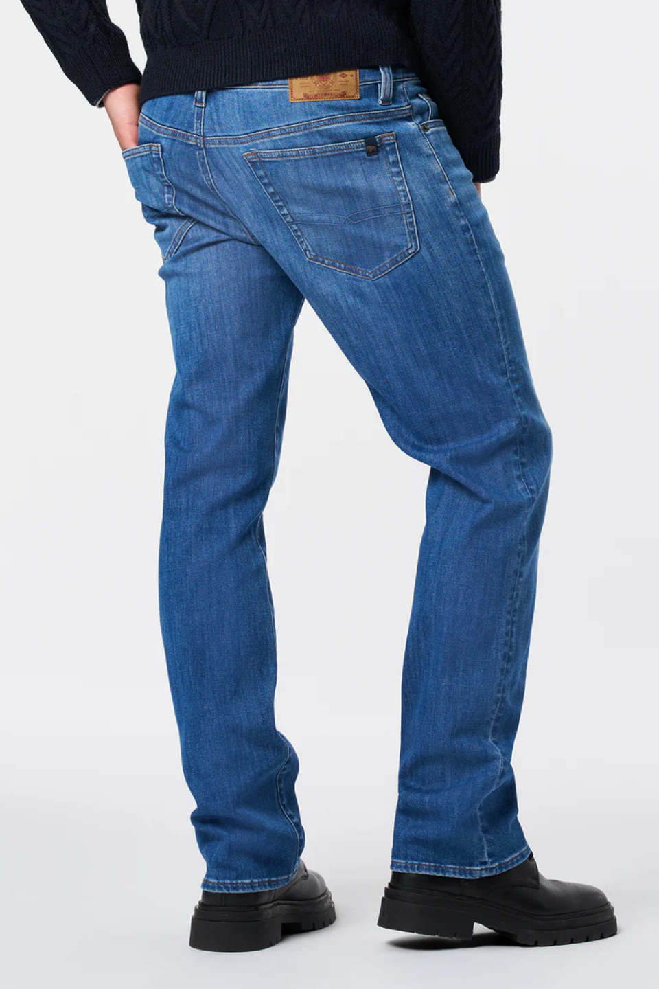 Relaxed Straight Driven Jeans