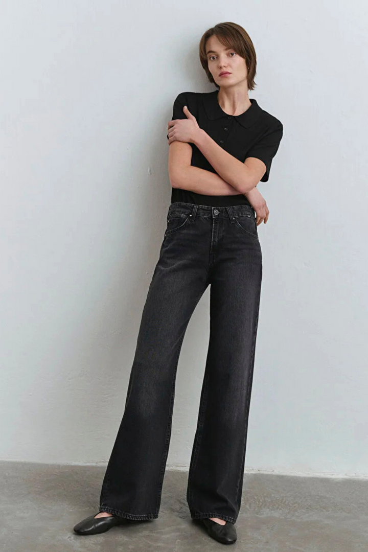 Taylor High Straight Jeans