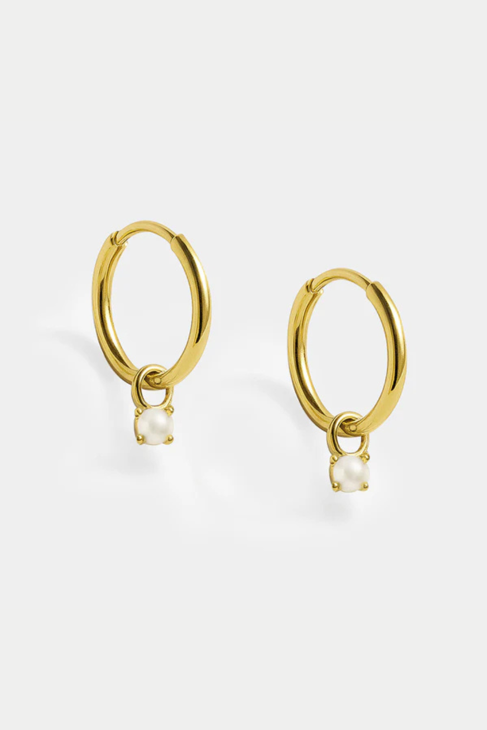 Mini gold huggie earrings in stainless steel &amp; pearl - Hot Peppers Clothing