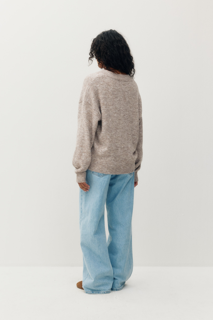 Kuwalla Women’s Milkloom Fuzzy V-Neck
