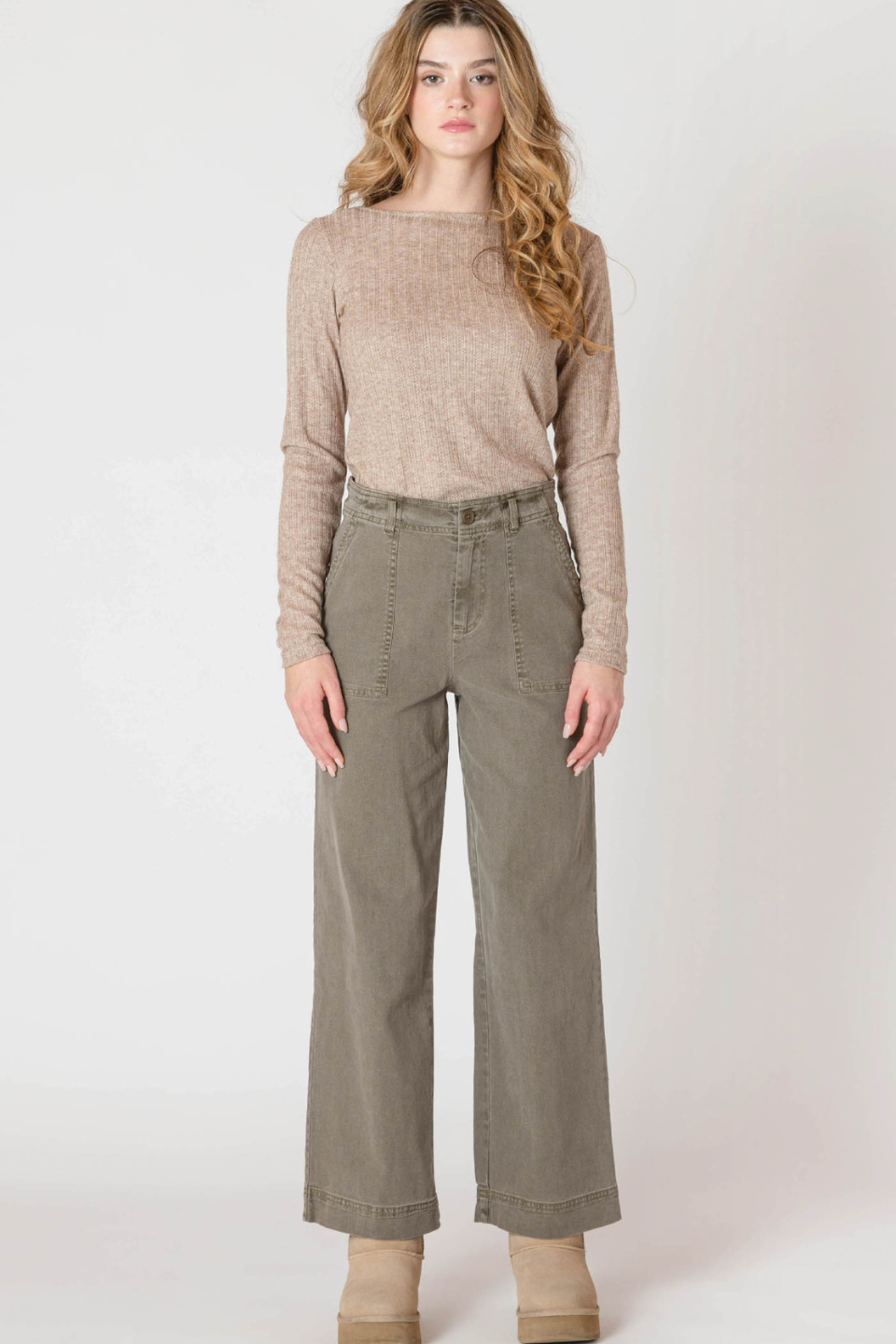 Elara Pant