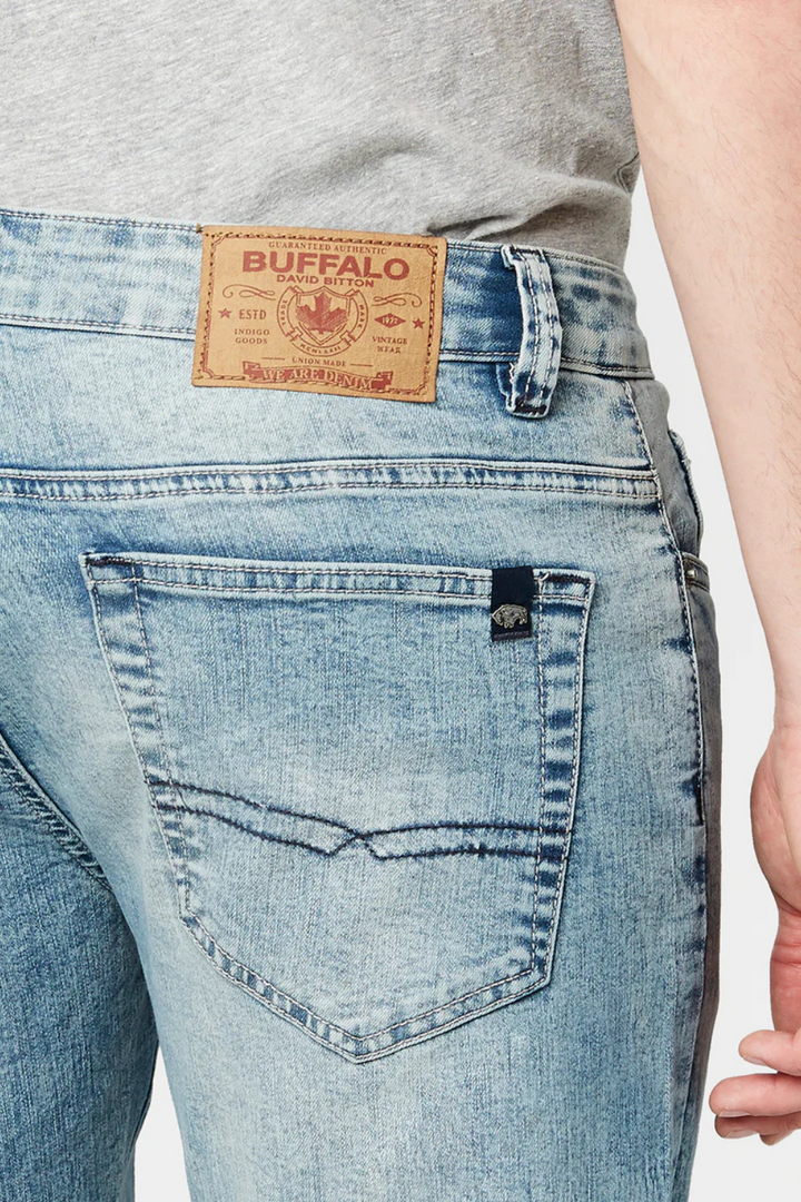 Relaxed Straight Driven Jeans in Sandblasted Light Blue